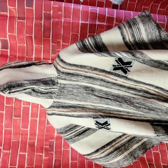 Classic Alpaca wool Hand made Poncho from Peru - unisex REVERSIBLE - Picture 11 of 16